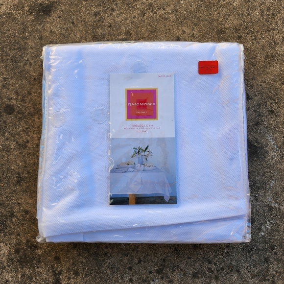 Isaac Mizrahi white polka dot tablecloth NWT - Picture 1 of 8